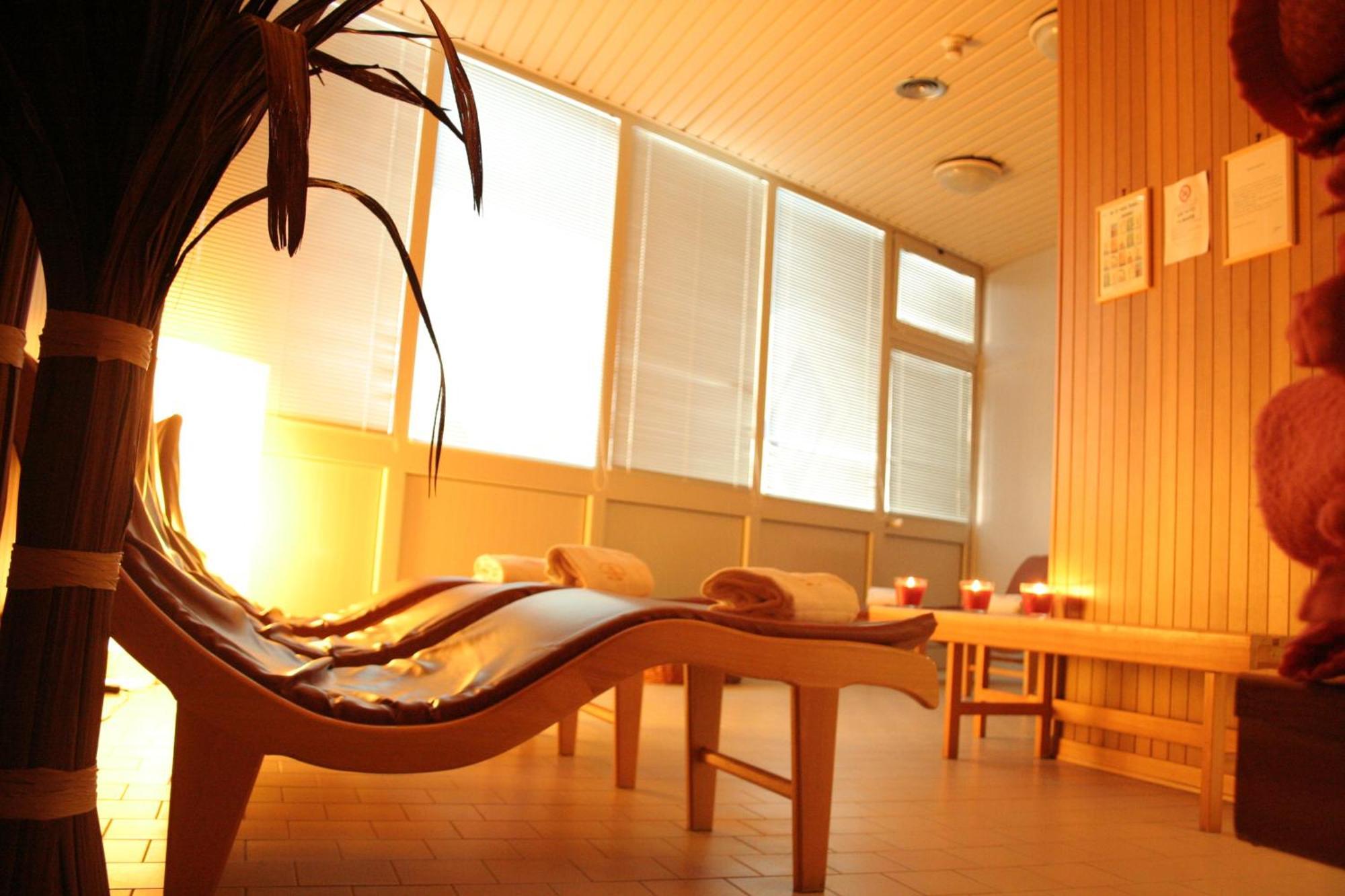 Hotel Centro Benessere Gardel Арта-Терме Экстерьер фото