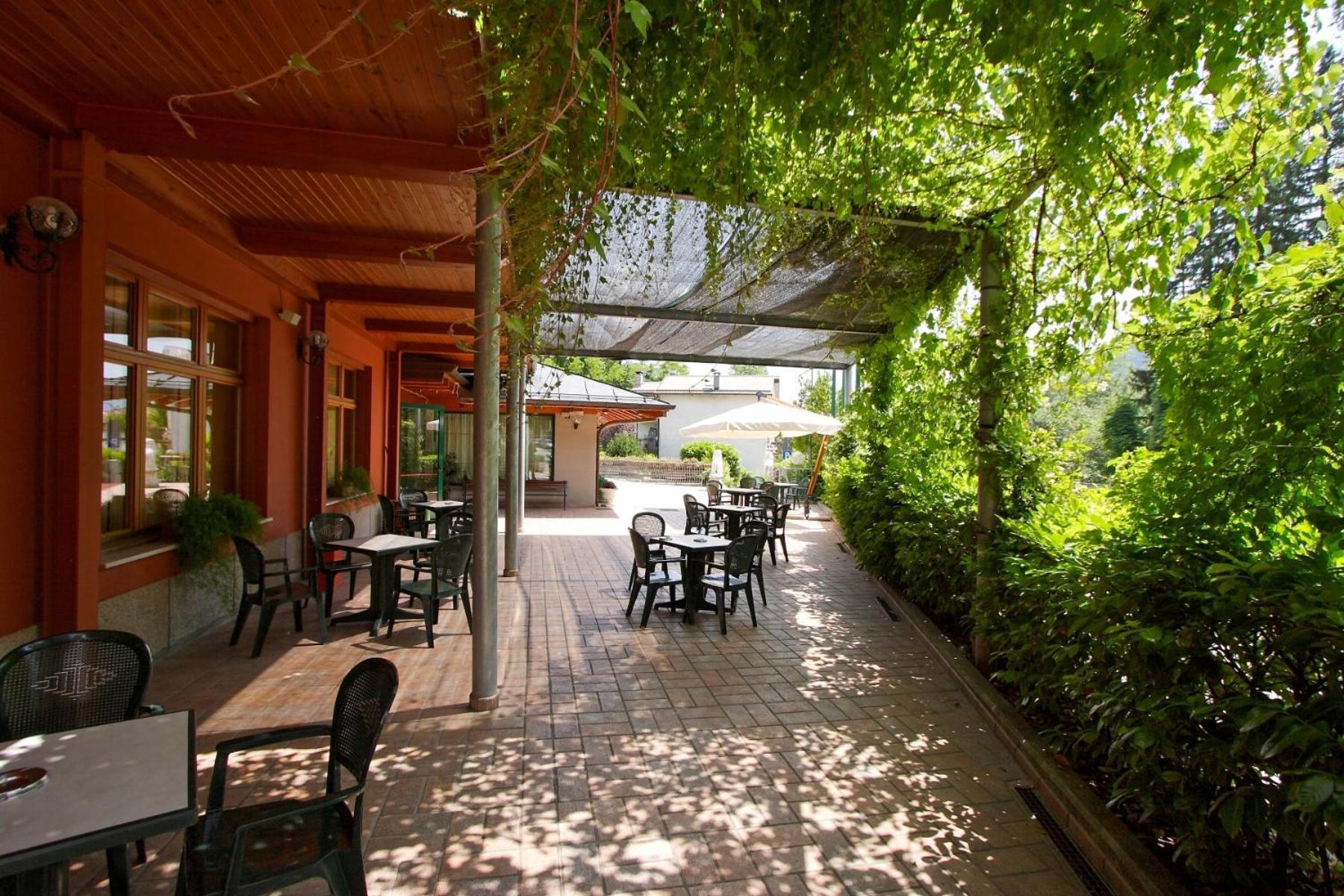 Hotel Centro Benessere Gardel Арта-Терме Экстерьер фото